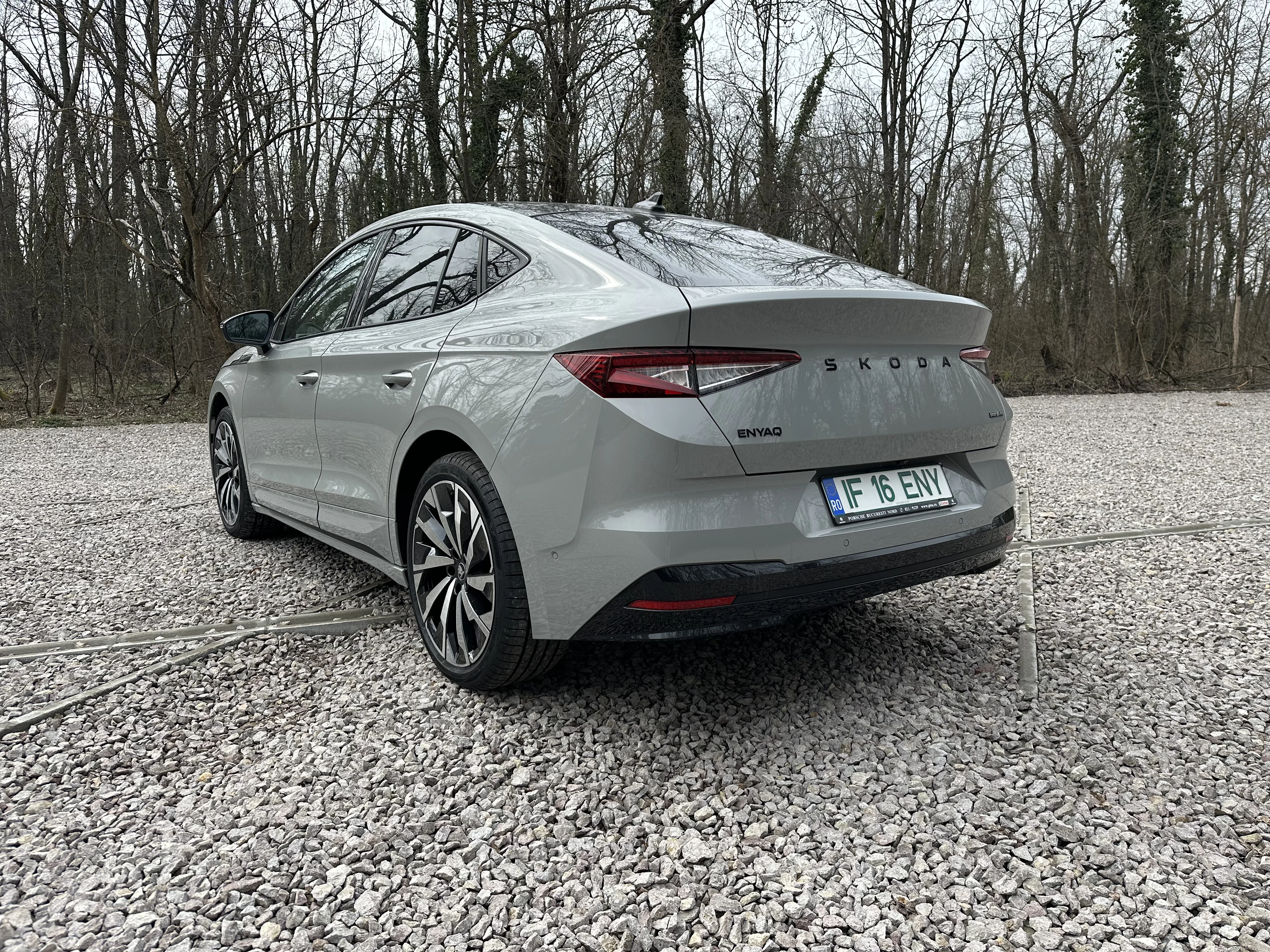 Test drive Skoda Enyaq Coupe: SUV-ul electric de familie care arată mai bine decât ar trebui