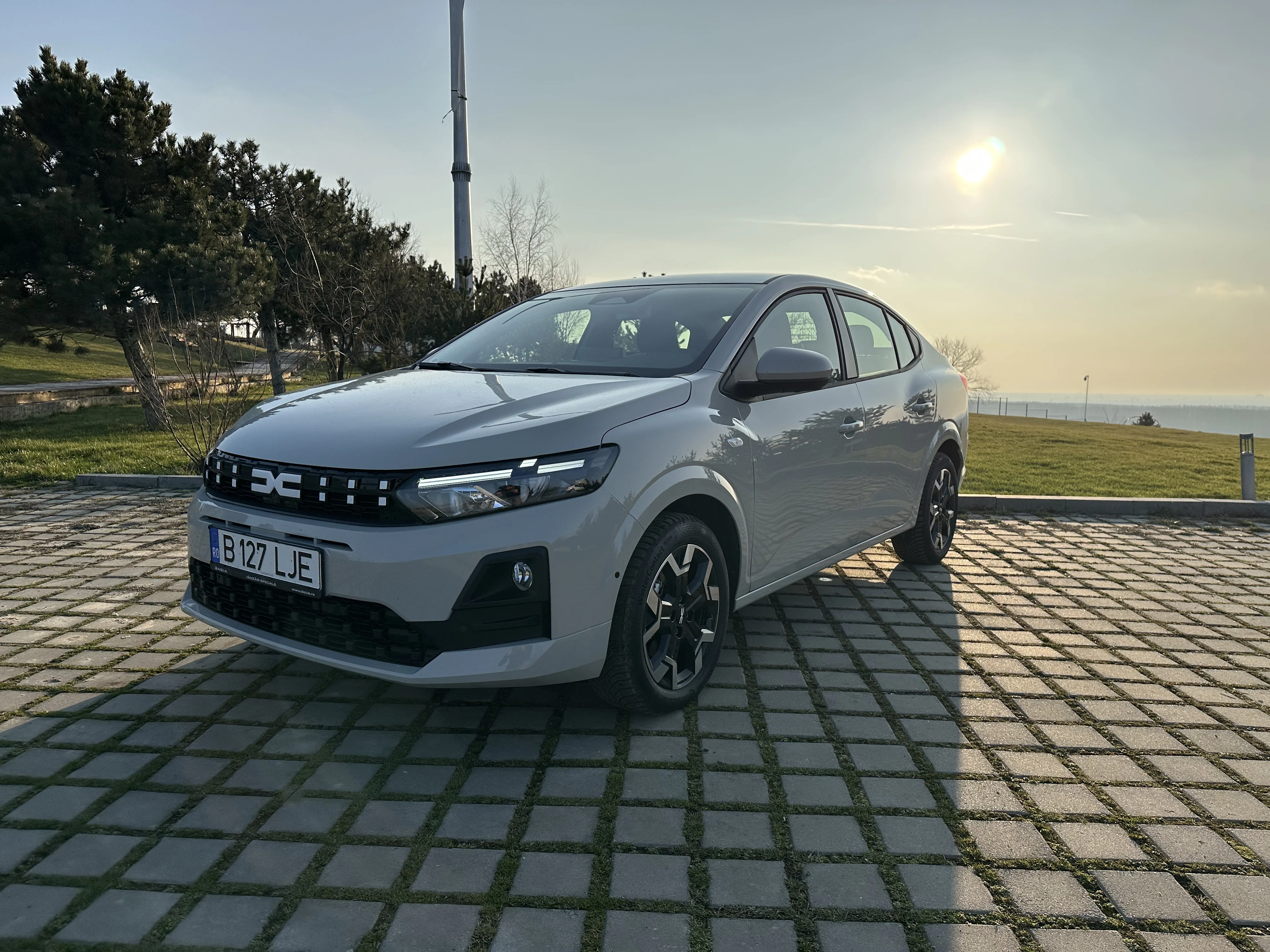 Test drive Dacia Logan facelift 2026 – cea mai cinstită mașină pe care o poți cumpăra în România
