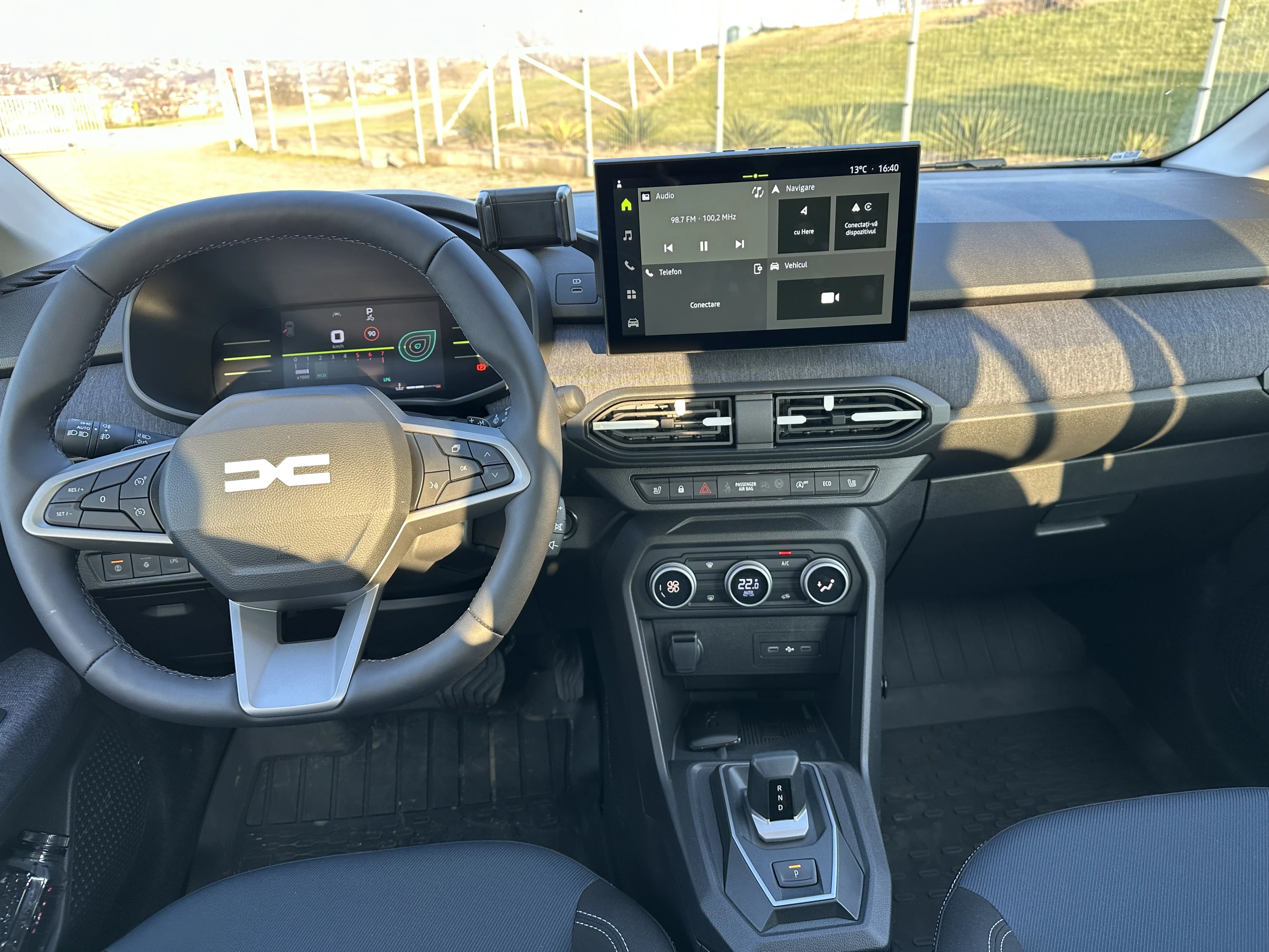 Test drive Dacia Logan facelift 2026 – cea mai cinstită mașină pe care o poți cumpăra în România